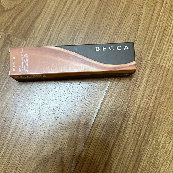 Becca Foundation 4 colors available Tan,Fawn,Porcelain, Linen - Picture 6 of 6